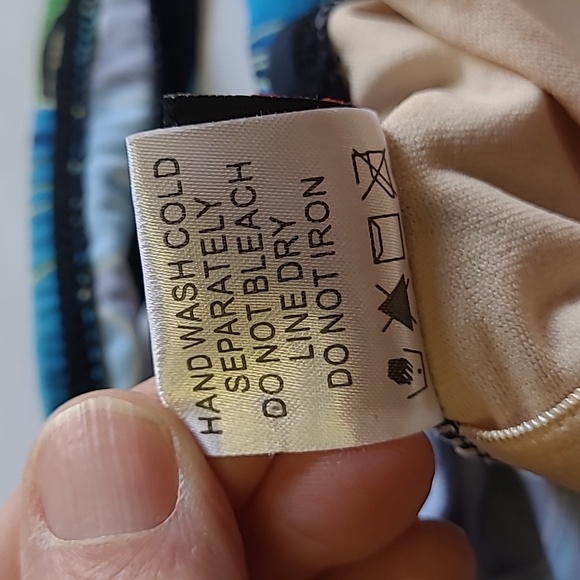 Bathing suit one piece - Picture 7 of 8